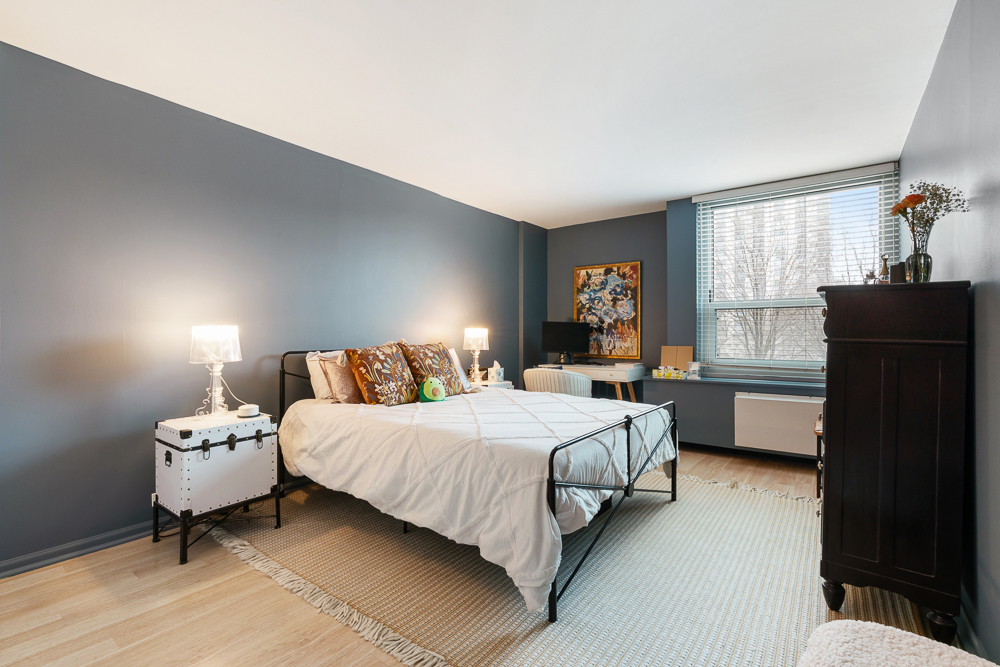 1255 N Sandburg Terrace Unit: 309E