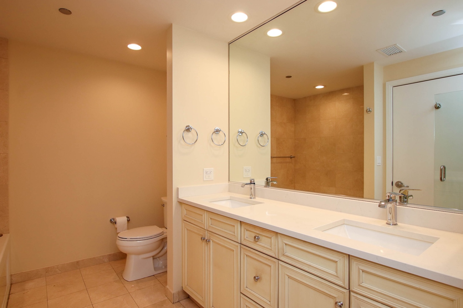 130 N Garland Court Unit: 3102