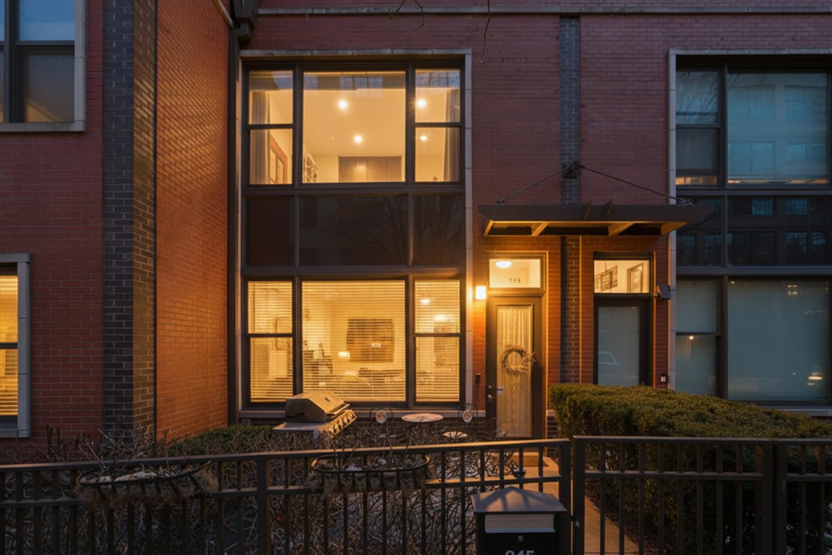 945 N Kingsbury Street Unit: 119