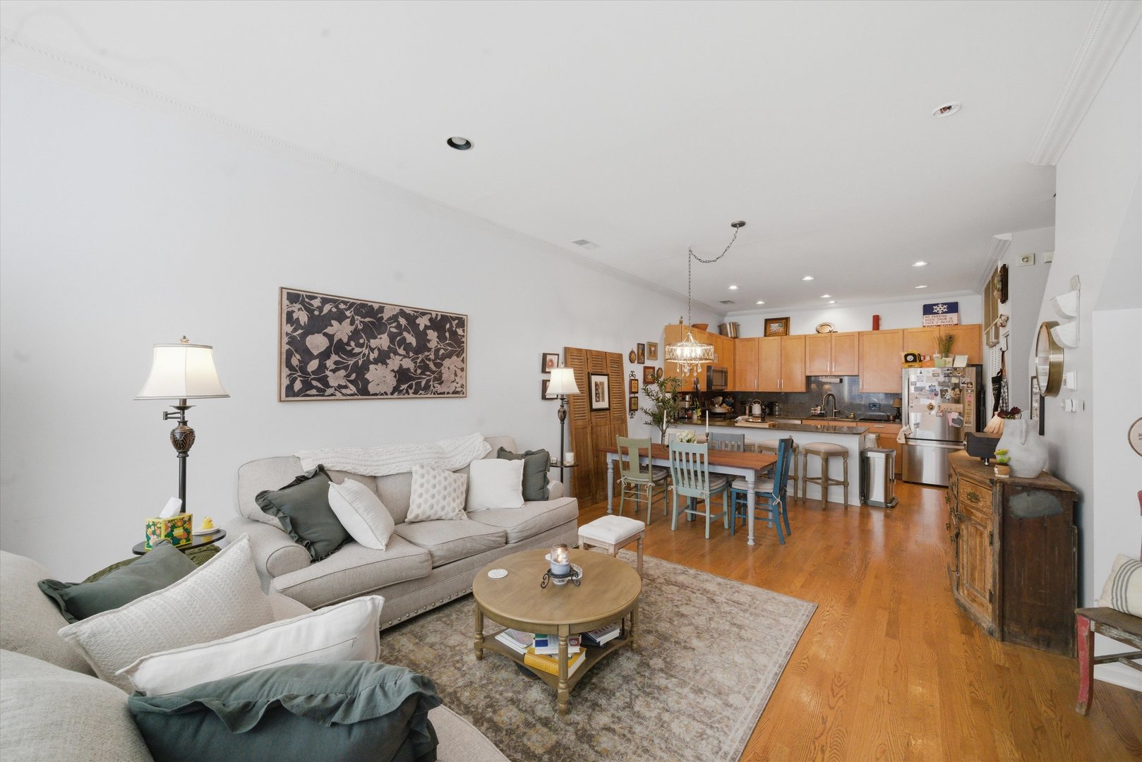 945 N Kingsbury Street Unit: 119