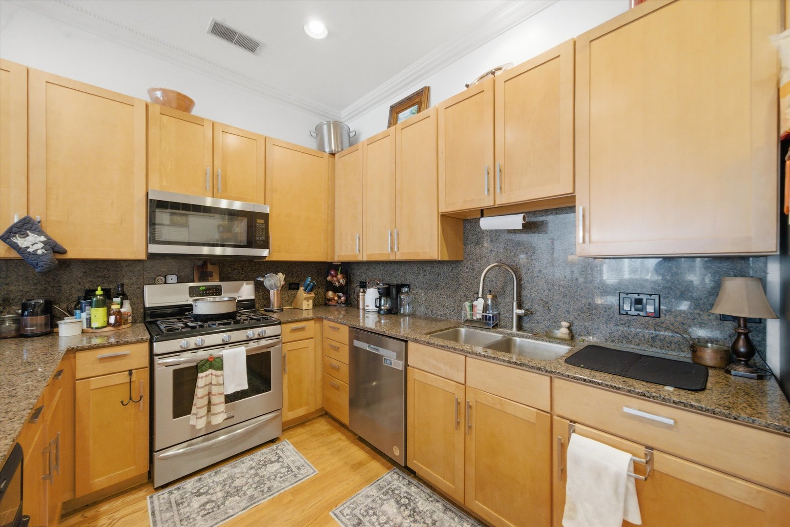 945 N Kingsbury Street Unit: 119