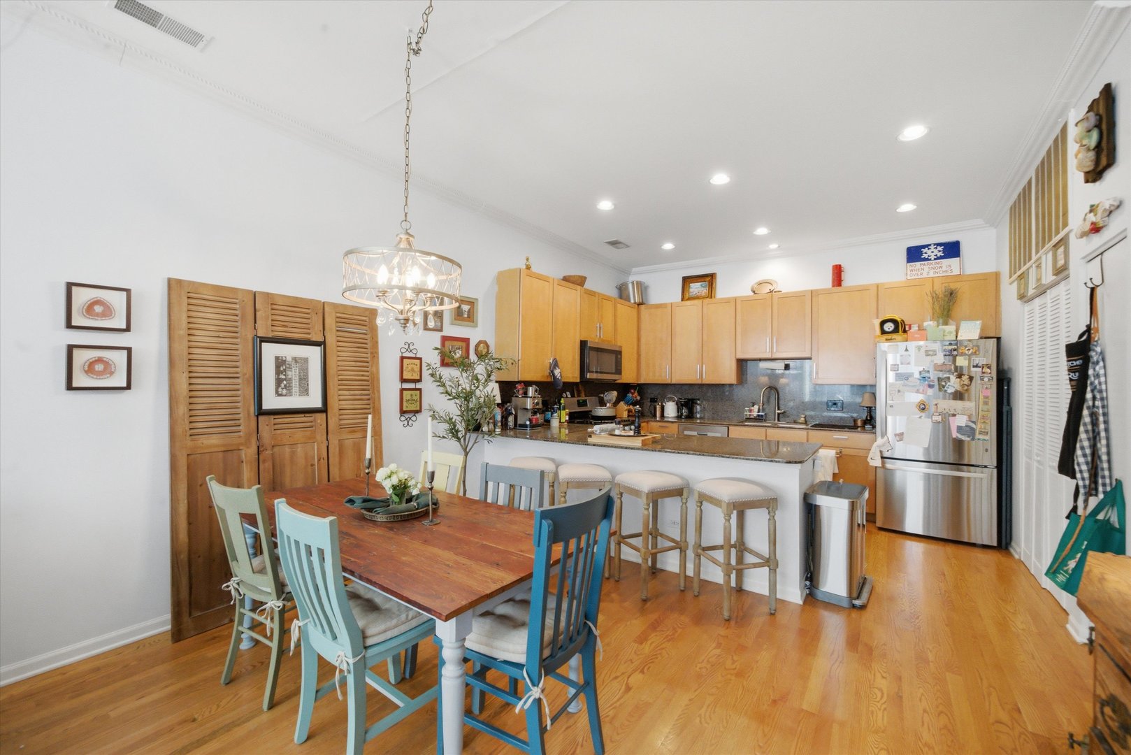 945 N Kingsbury Street Unit: 119