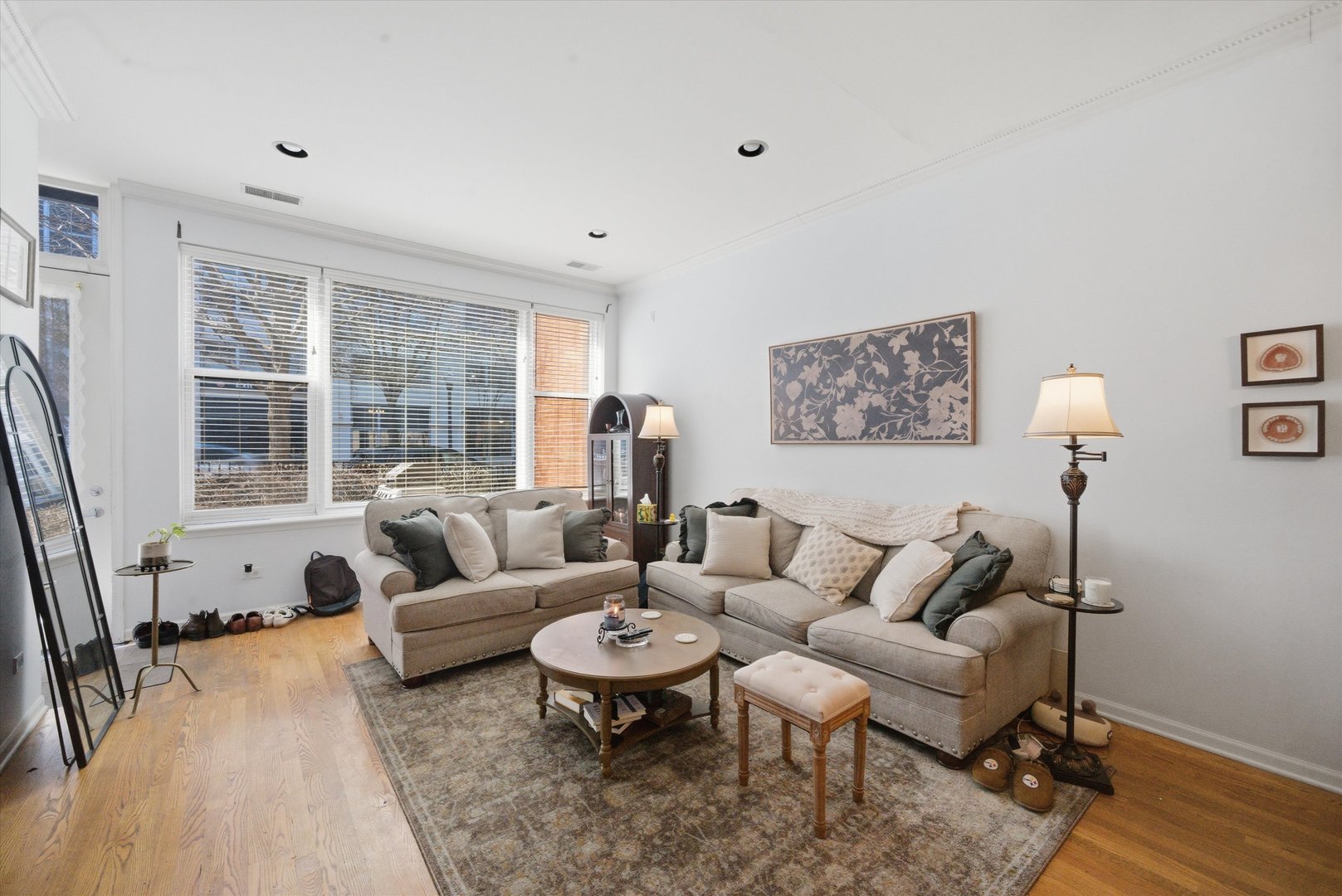 945 N Kingsbury Street Unit: 119