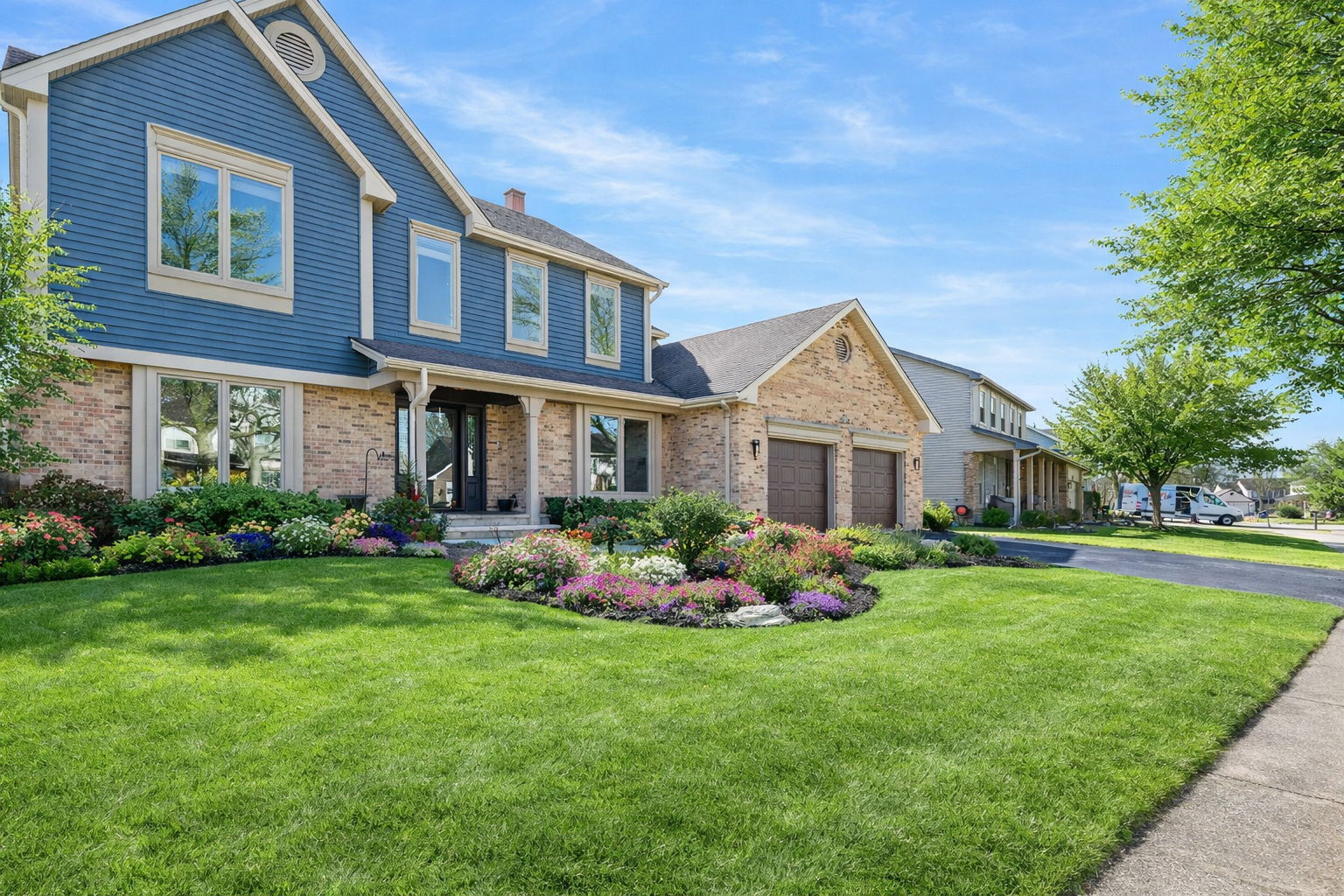2005 N Woodland Lane