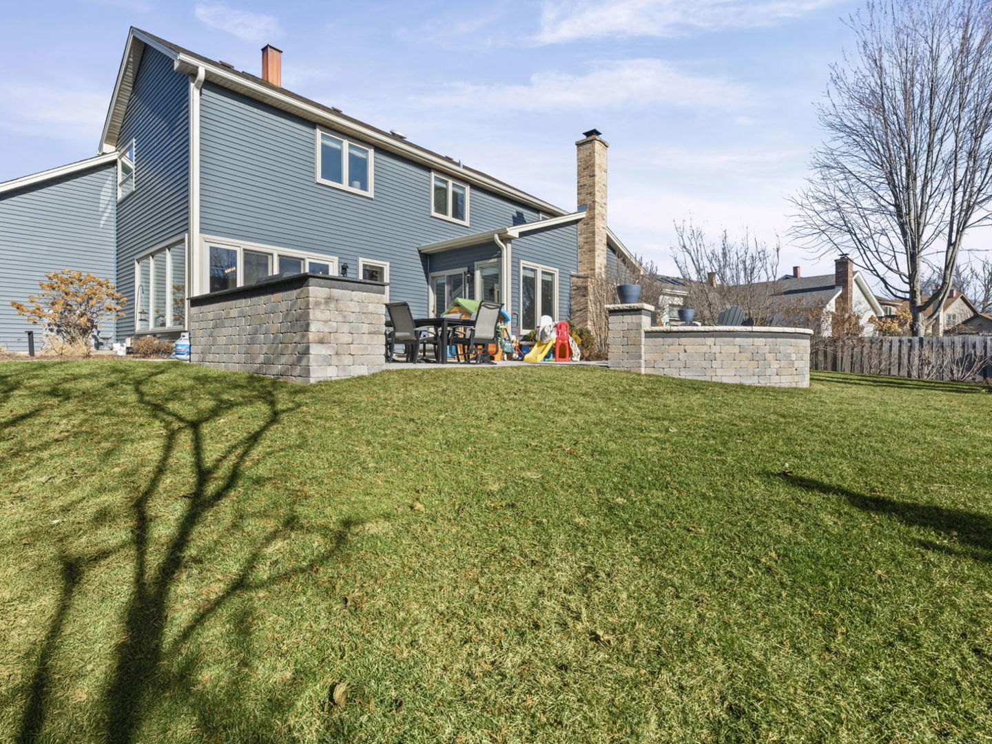 2005 N Woodland Lane