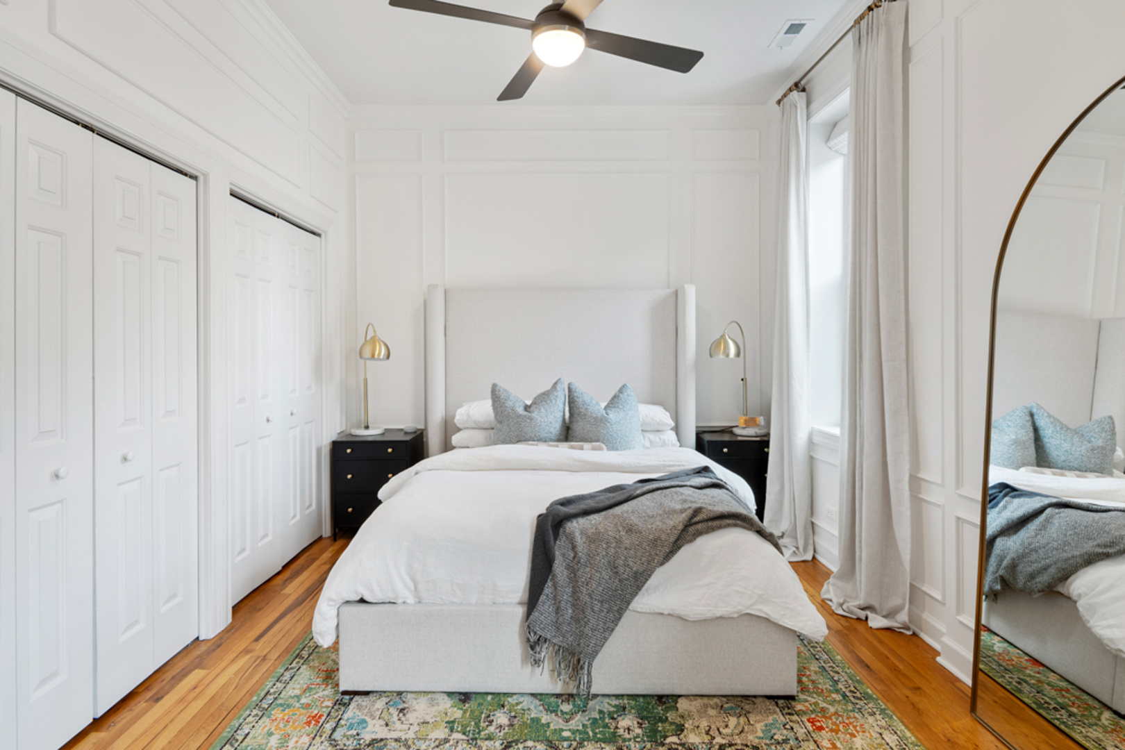 618 W Barry Avenue Unit: 2