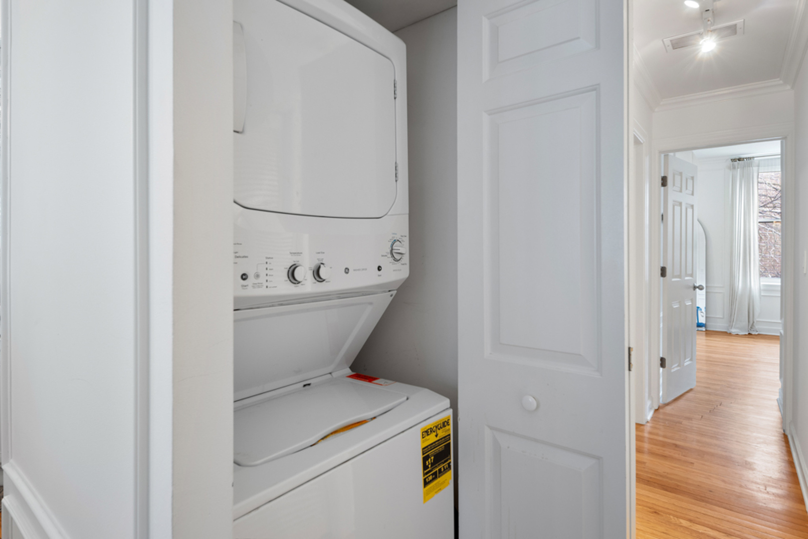 618 W Barry Avenue Unit: 2