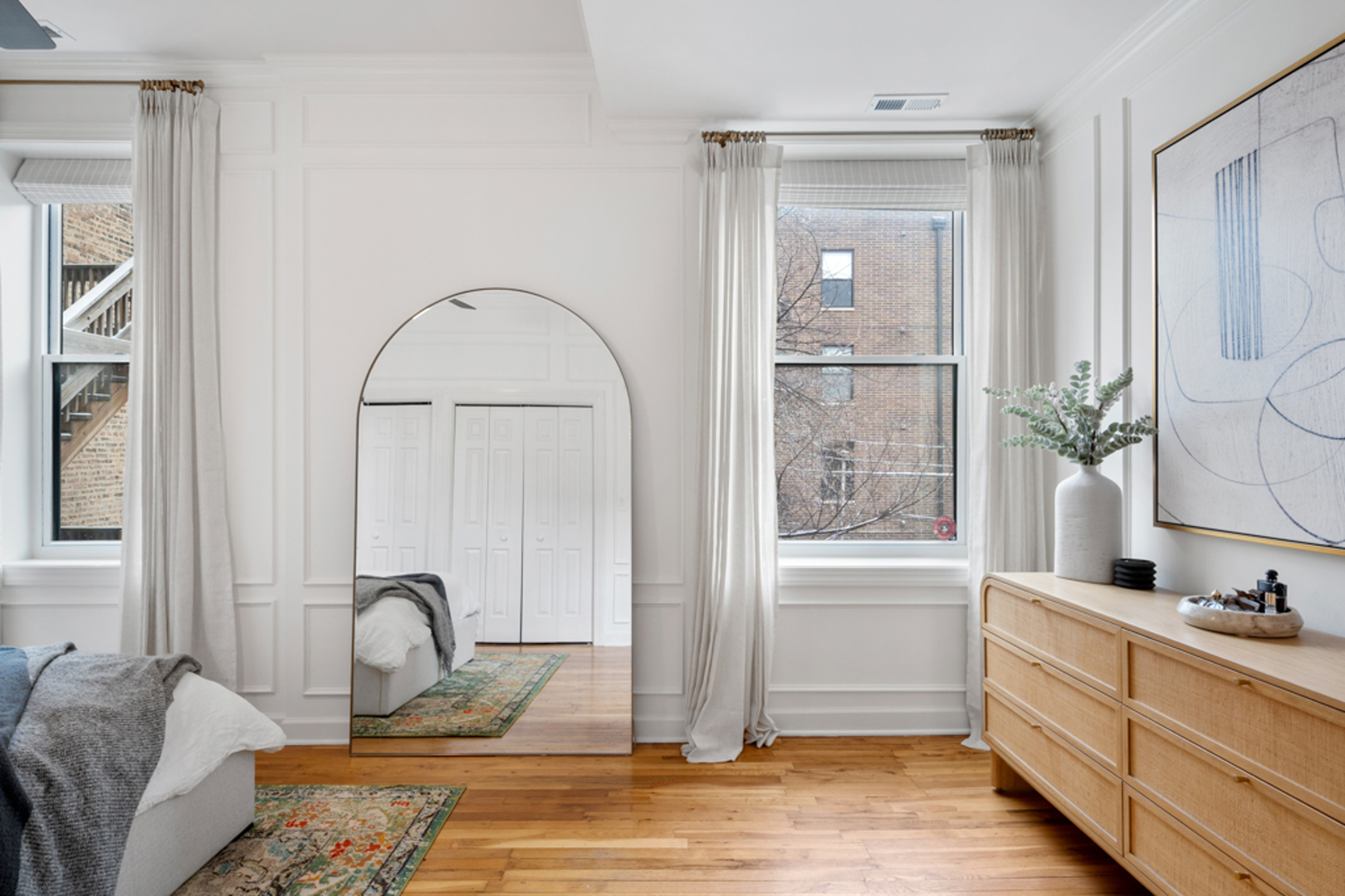 618 W Barry Avenue Unit: 2