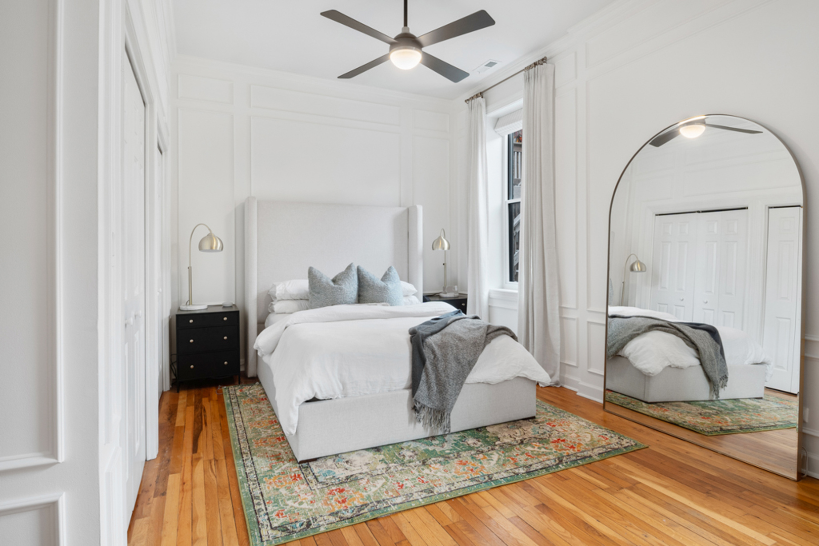 618 W Barry Avenue Unit: 2