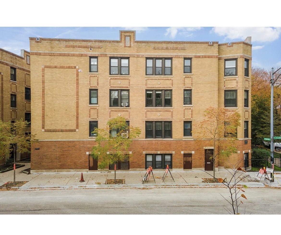4218 N Clark Street Unit: 1