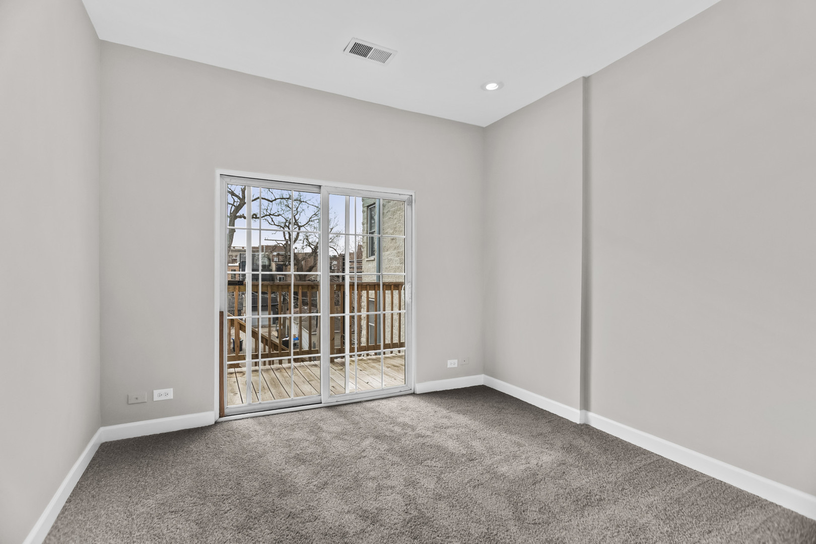2247 W MONROE Street Unit: 3