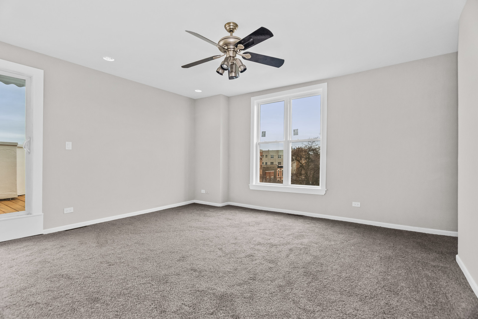 2247 W MONROE Street Unit: 3