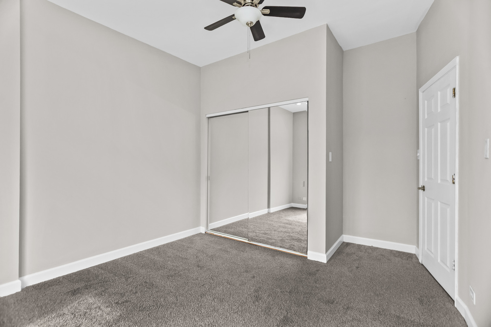 2247 W MONROE Street Unit: 3