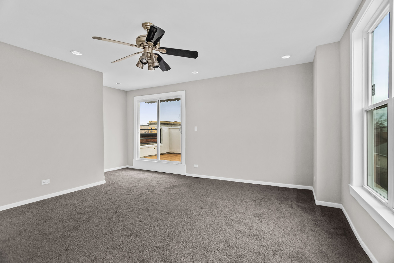 2247 W MONROE Street Unit: 3