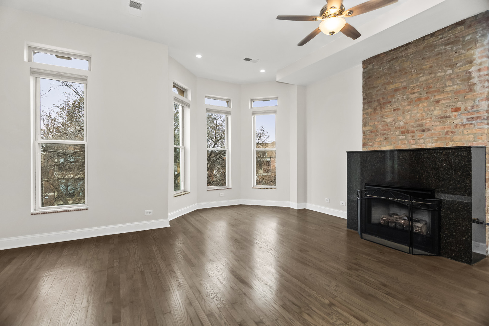 2247 W MONROE Street Unit: 3