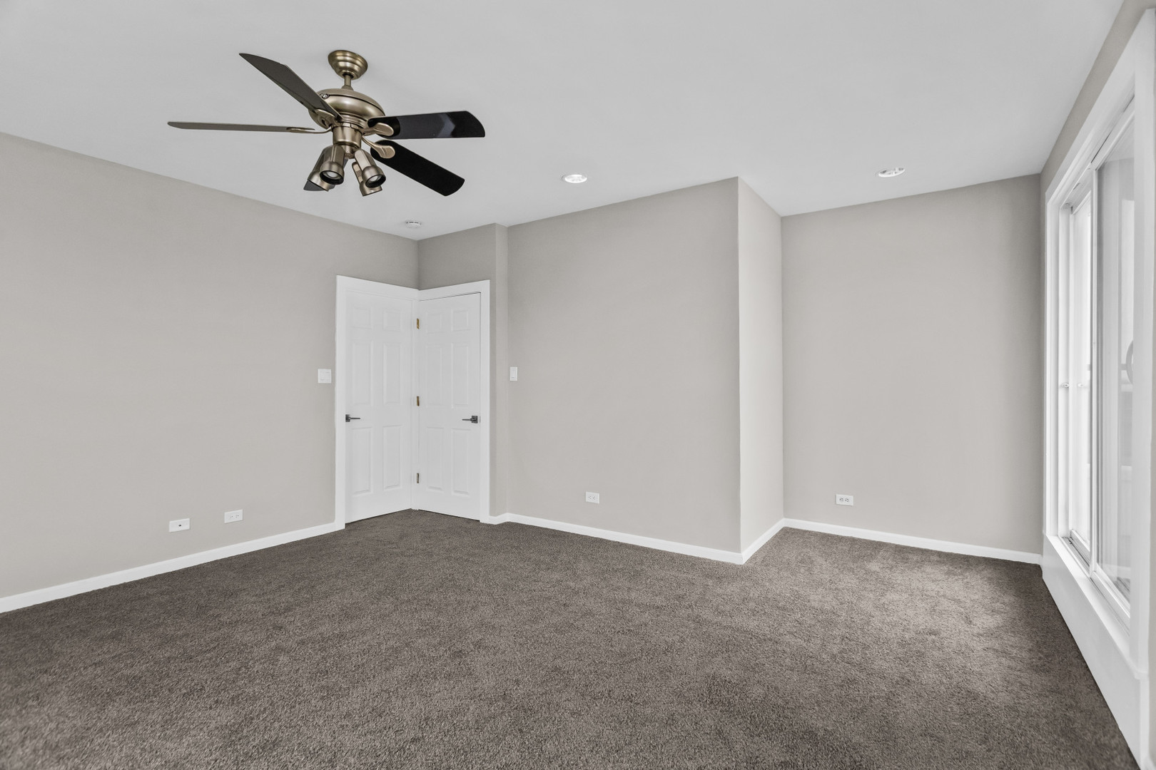2247 W MONROE Street Unit: 3