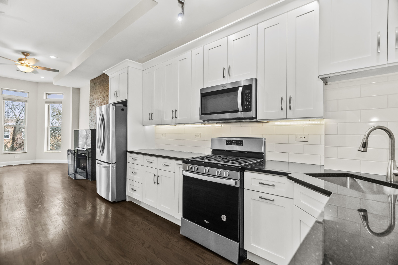 2247 W MONROE Street Unit: 3