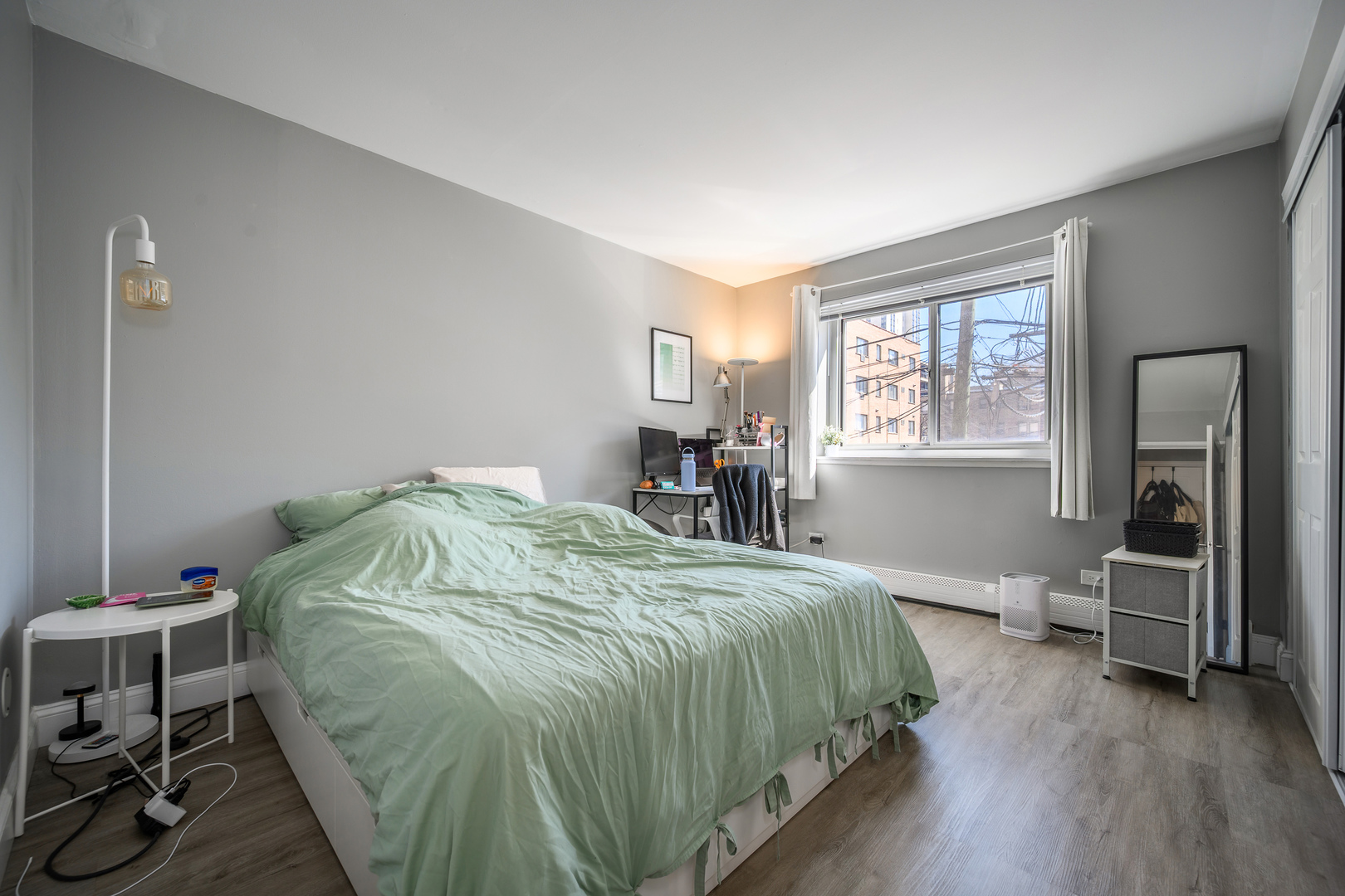 515 W Wrightwood Avenue Unit: 214