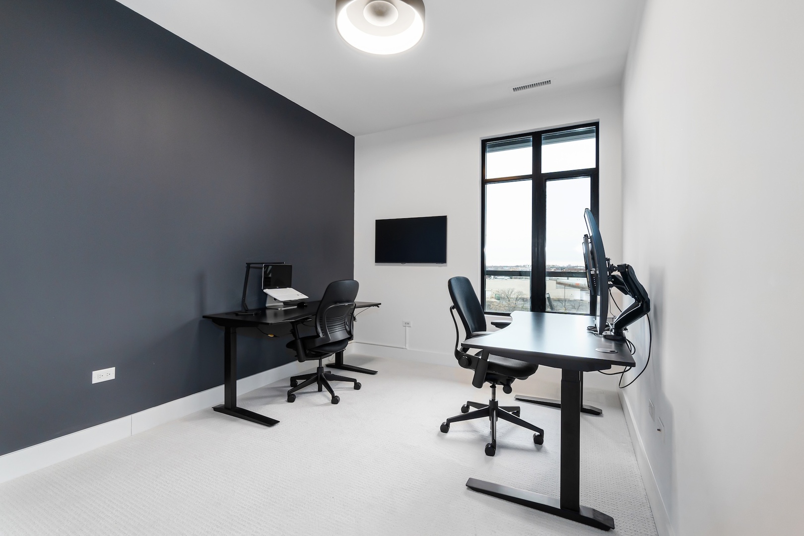 1701 W Webster Avenue Unit: 605