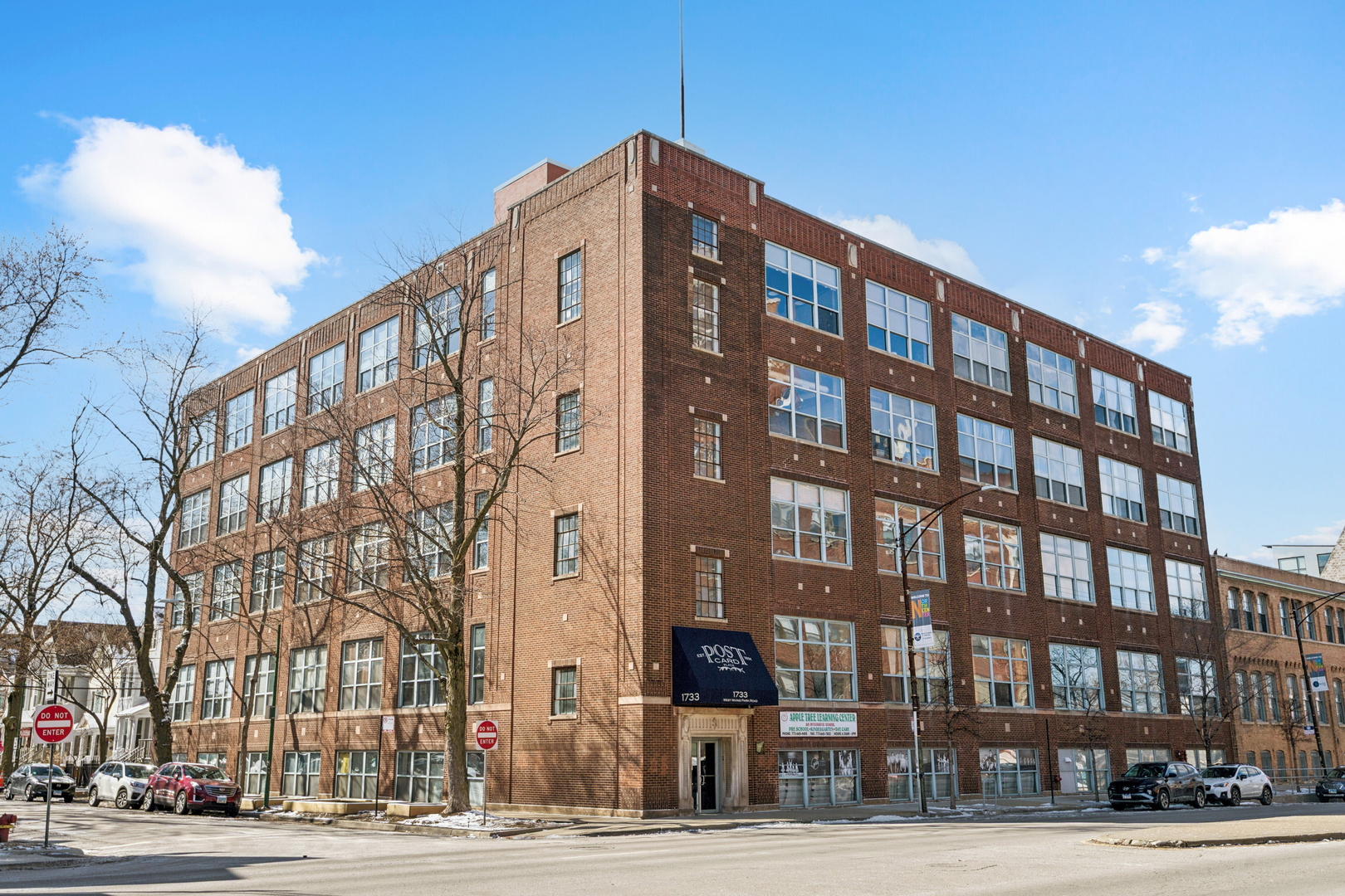 1733 W IRVING PARK Road Unit: 213