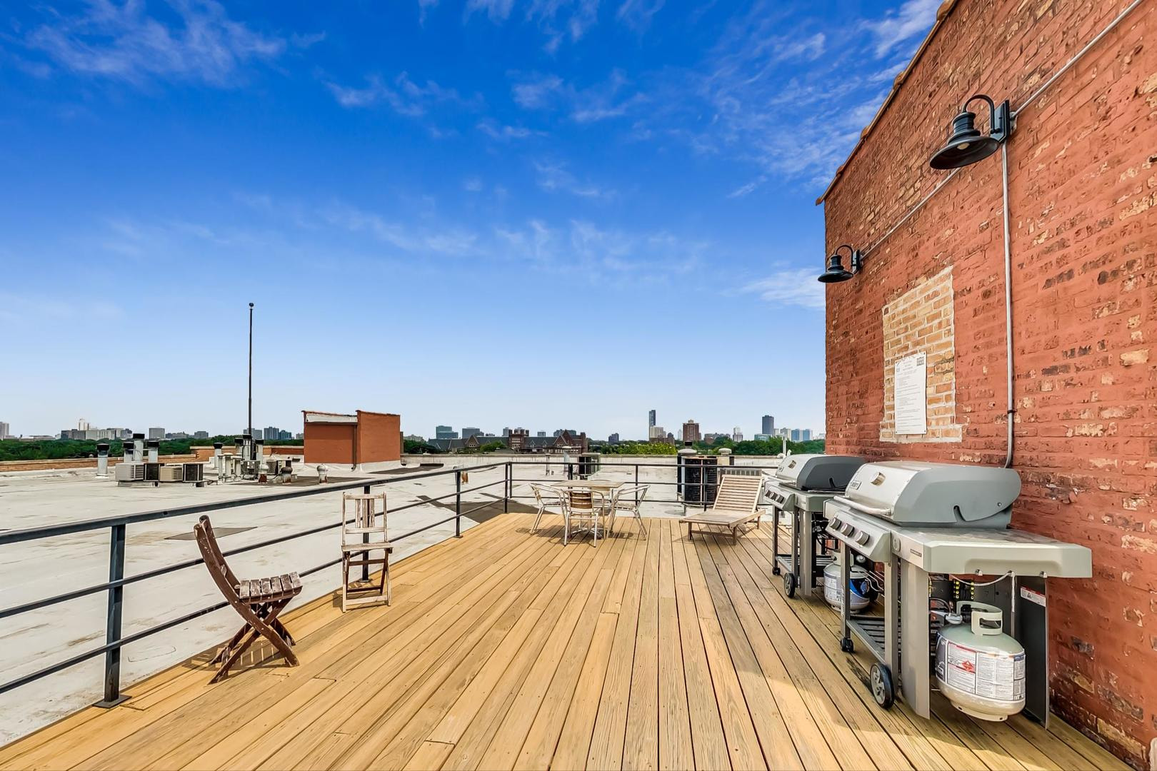 1733 W IRVING PARK Road Unit: 213