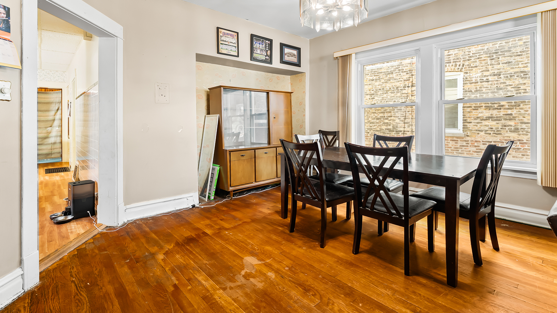 4541 N HARDING Avenue