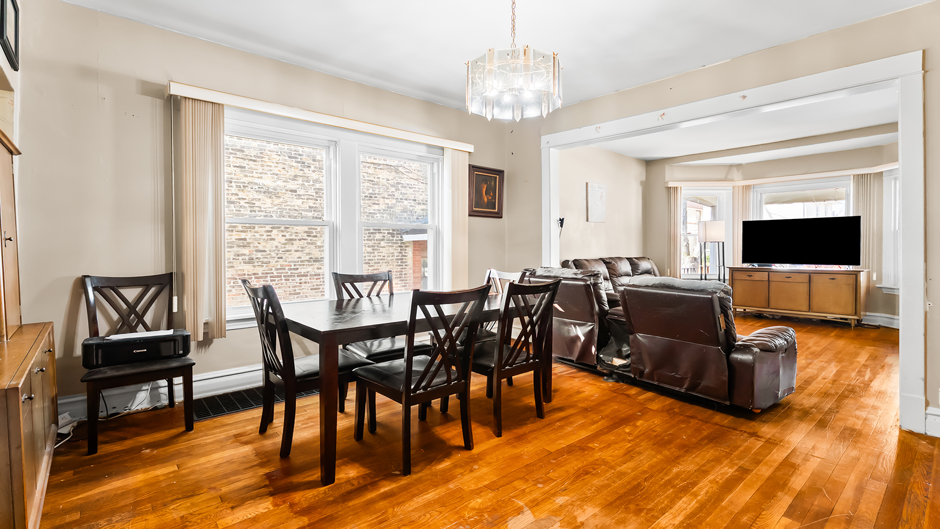 4541 N HARDING Avenue