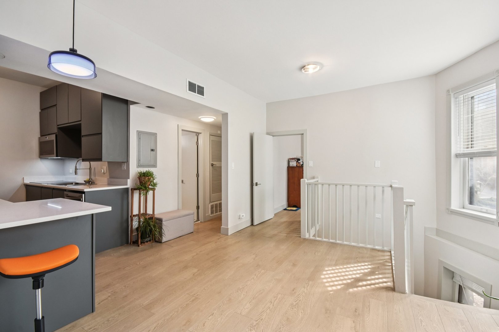 744 W California Terrace Unit: 1