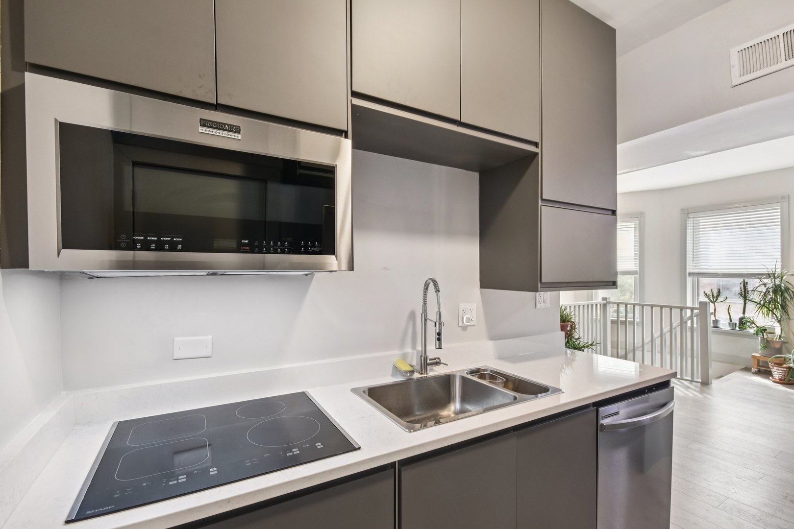 744 W California Terrace Unit: 1