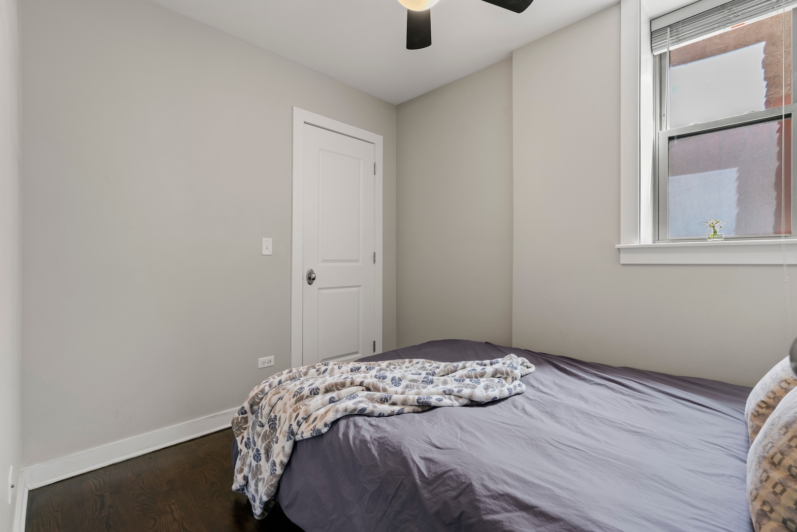 1525 N Claremont Avenue Unit: 1A