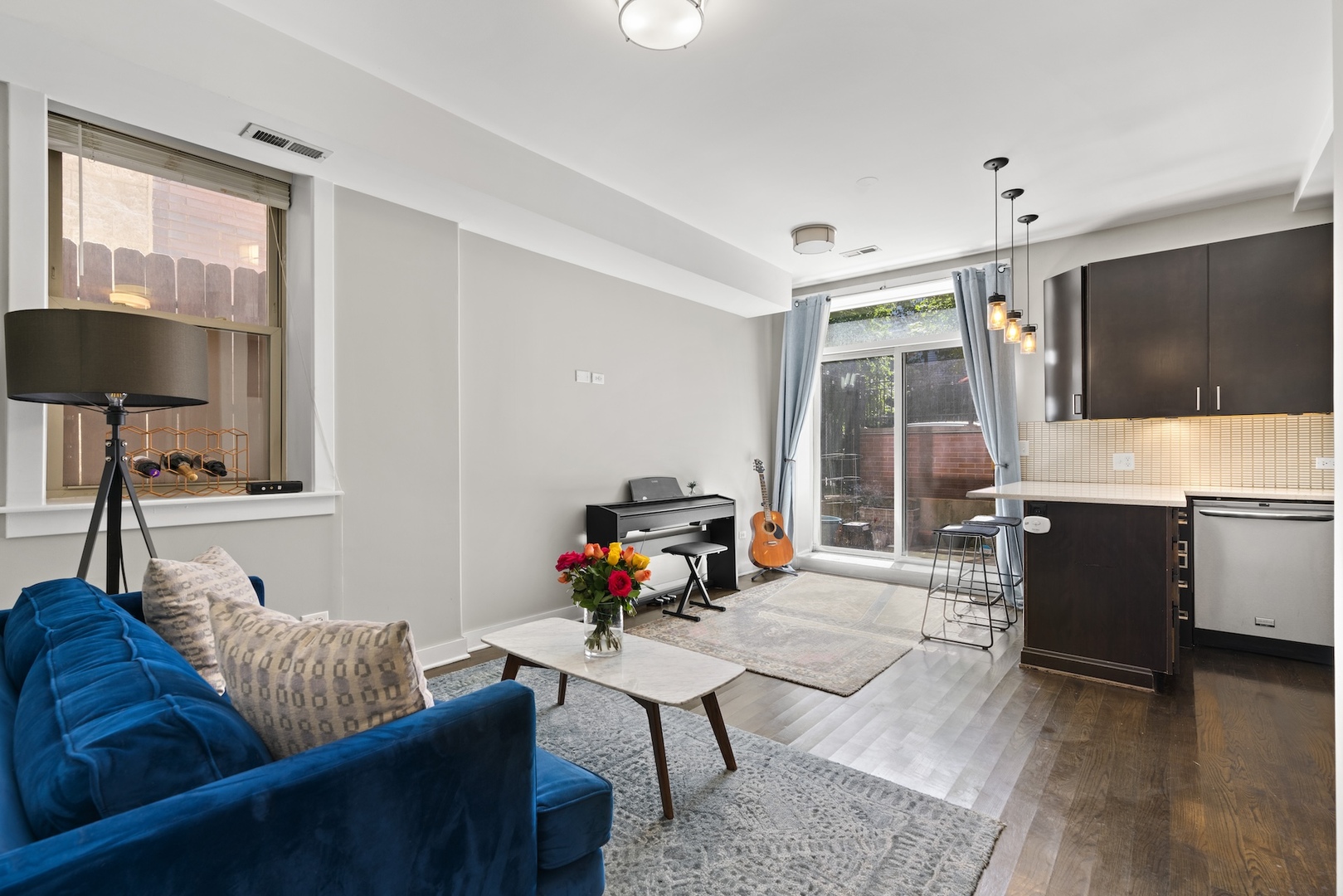 1525 N Claremont Avenue Unit: 1A