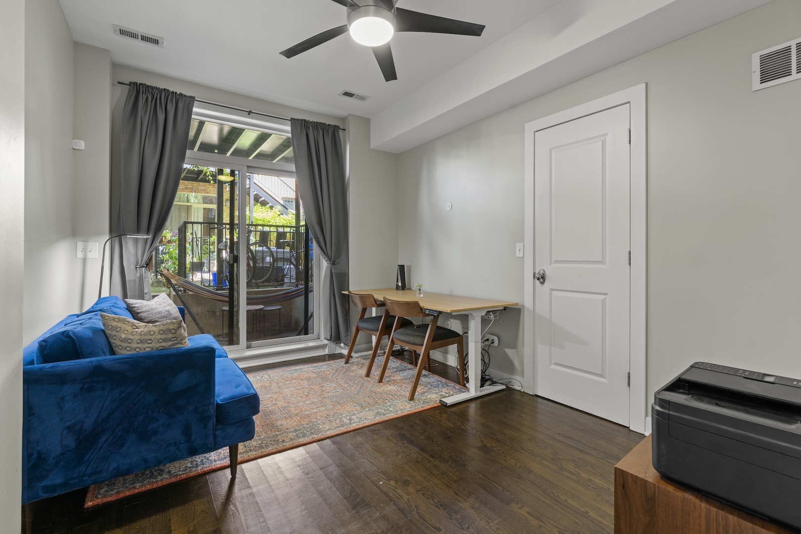 1525 N Claremont Avenue Unit: 1A