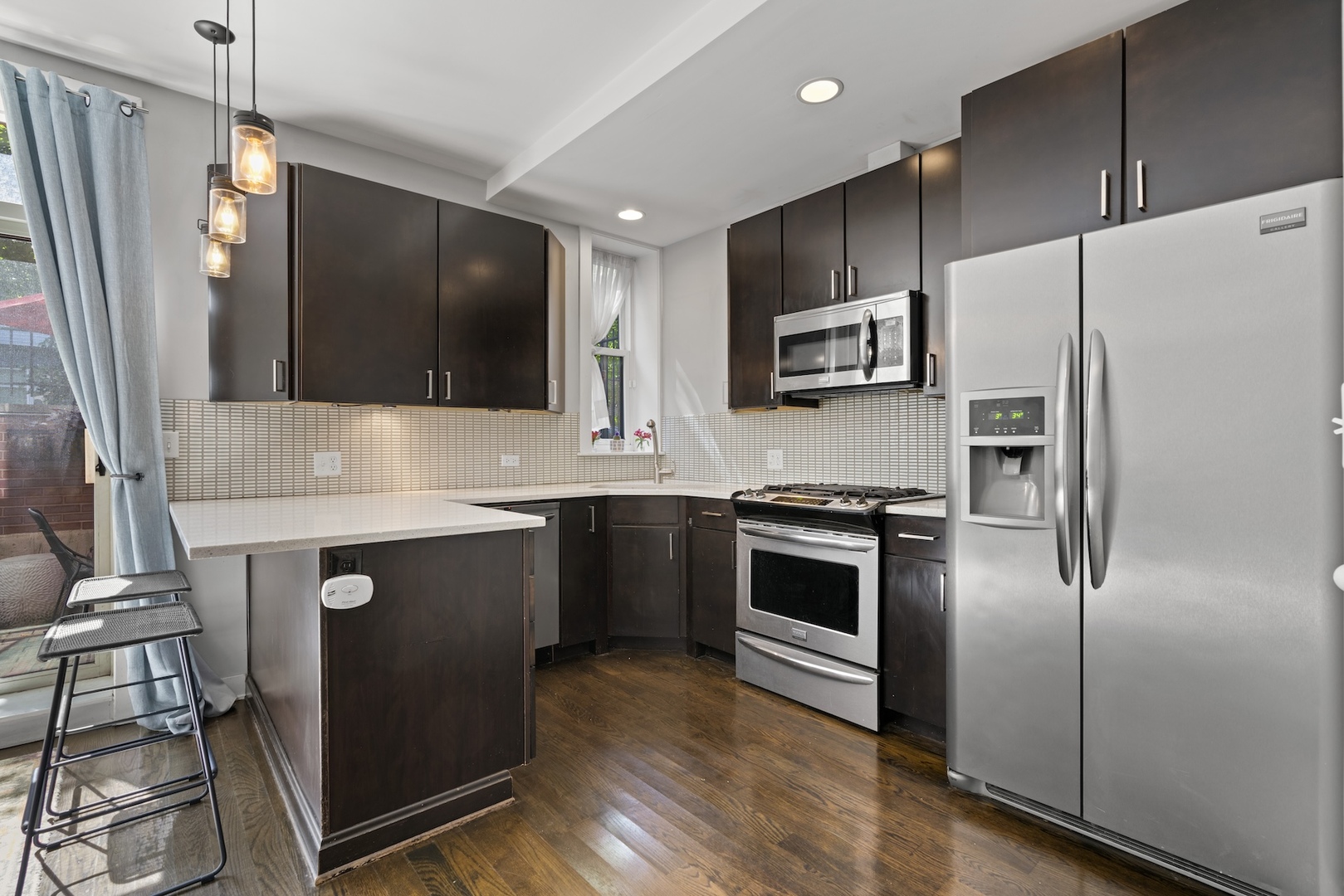 1525 N Claremont Avenue Unit: 1A