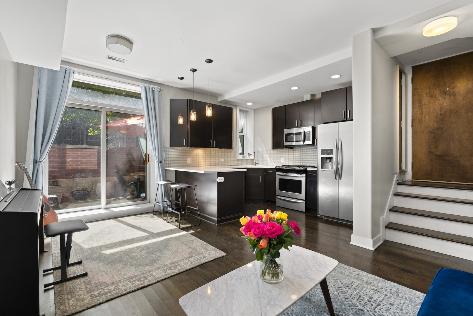 1525 N Claremont Avenue Unit: 1A