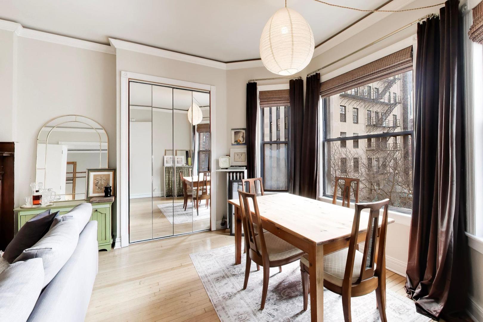 20 E Goethe Street Unit: 501