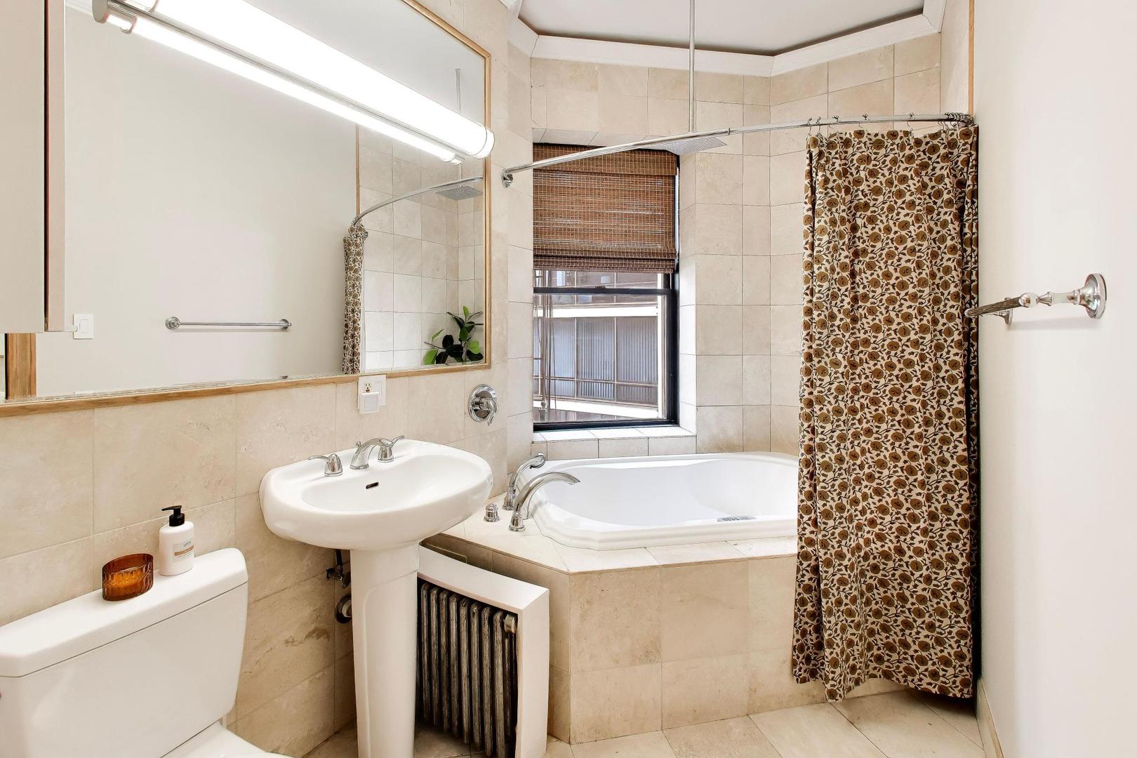 20 E Goethe Street Unit: 501