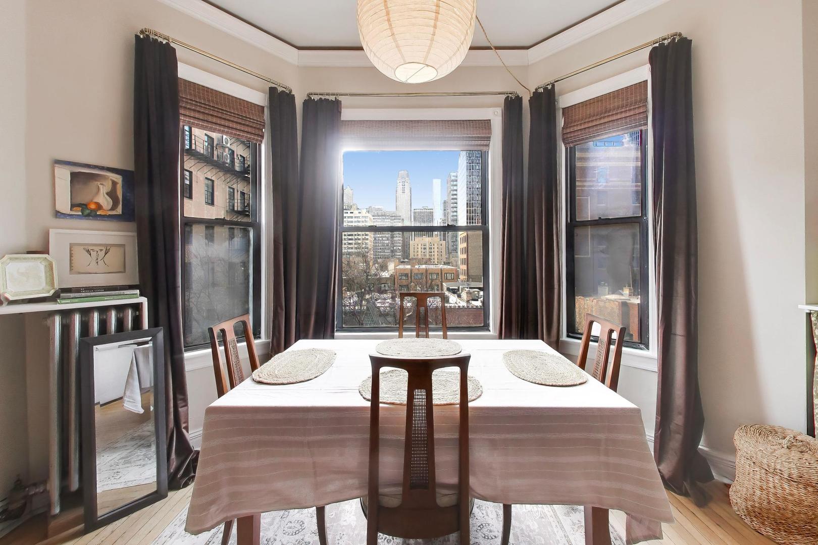 20 E Goethe Street Unit: 501