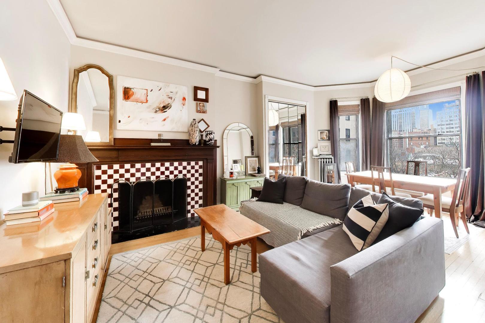 20 E Goethe Street Unit: 501