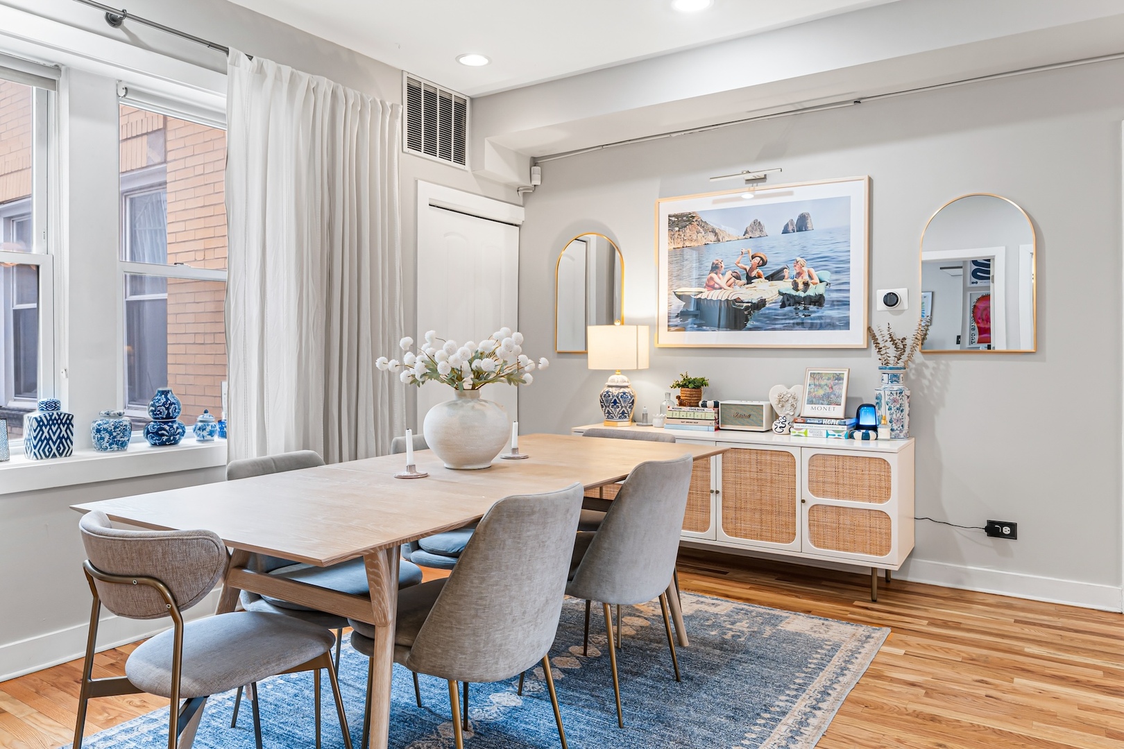 1432 N Maplewood Avenue Unit: 203