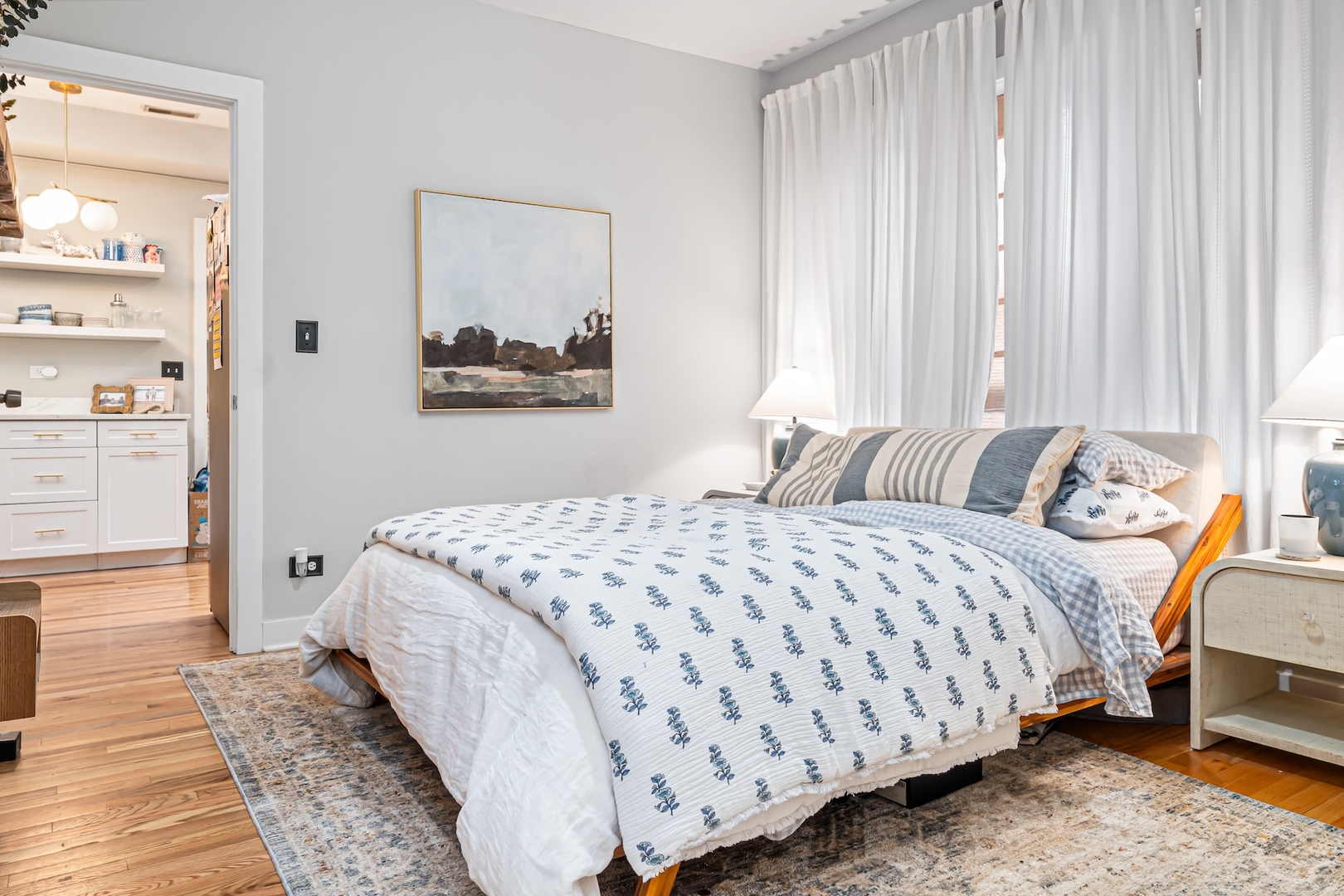 1432 N Maplewood Avenue Unit: 203