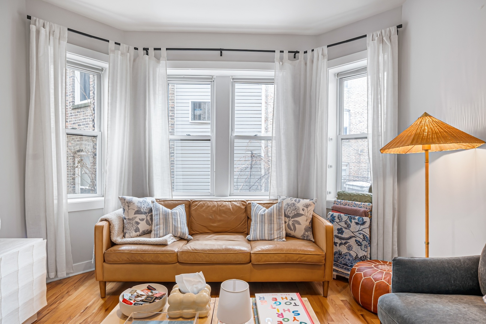 1432 N Maplewood Avenue Unit: 203