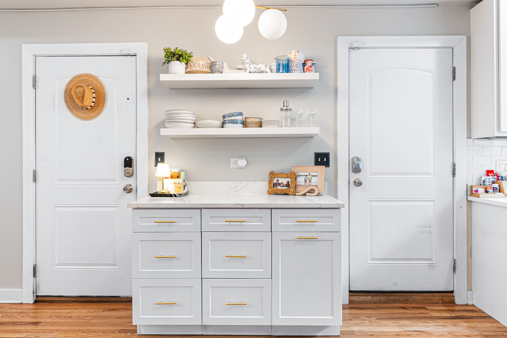 1432 N Maplewood Avenue Unit: 203