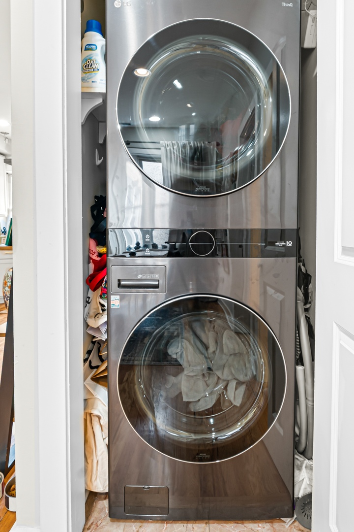 1432 N Maplewood Avenue Unit: 203