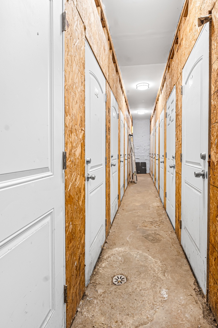 1432 N Maplewood Avenue Unit: 203