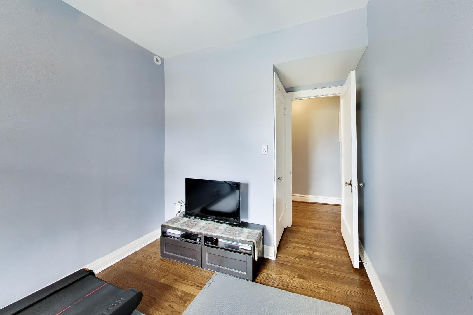 2041 W FARWELL Avenue Unit: 2E