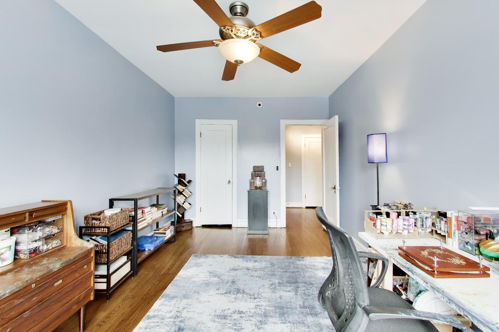 2041 W FARWELL Avenue Unit: 2E