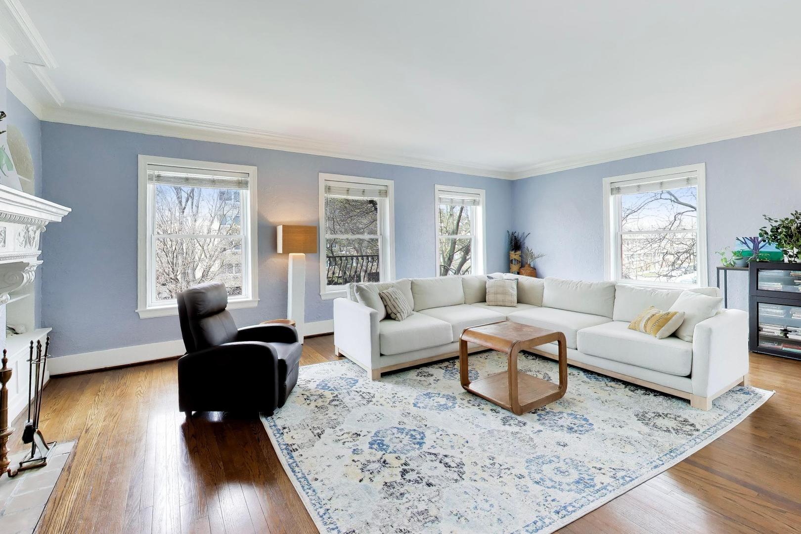 2041 W FARWELL Avenue Unit: 2E