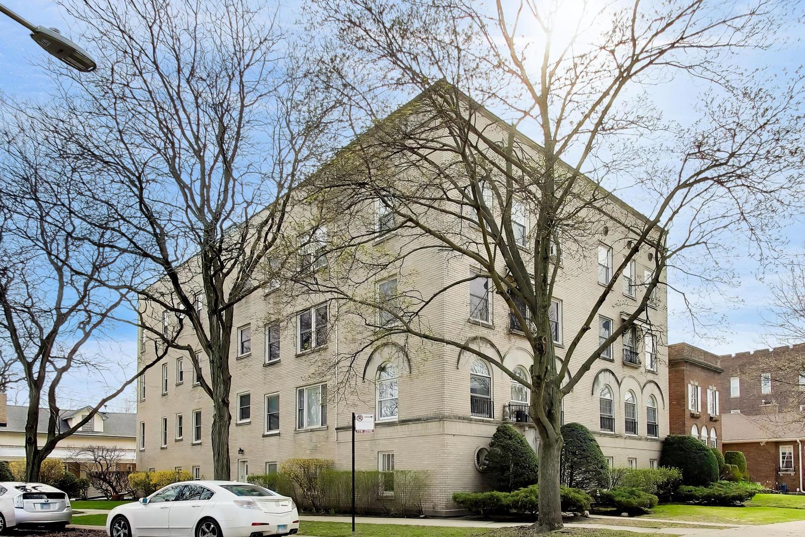 2041 W FARWELL Avenue Unit: 2E