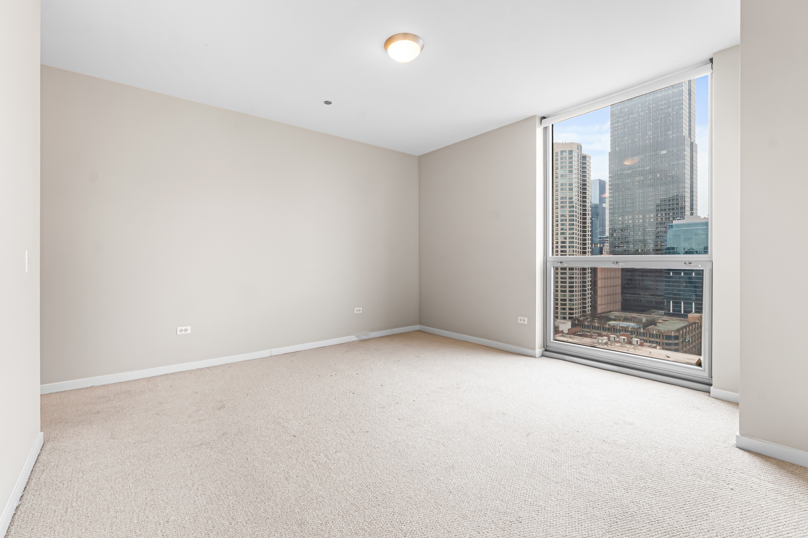 200 W GRAND Avenue Unit: 2103