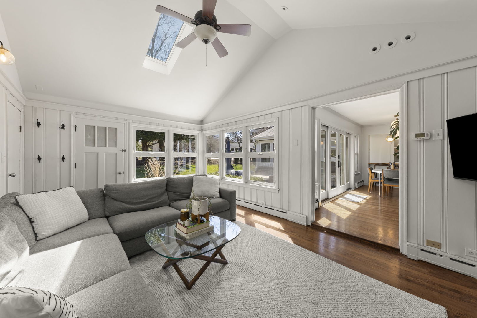 255 CREST Road